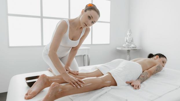MassageRooms – Alya Stark And Sydney Love – 69 facesitting lesbians oil massage