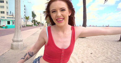[BangYNGR] Madi Collins (Flashes Her Perky Tits On The Boardwalk / 06.18.2021)