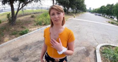 [BangRealTeens] Ginger Grey (Farm Girl Ginger Grey Sucks In Public And Gets A Creampie / 09.12.2022)