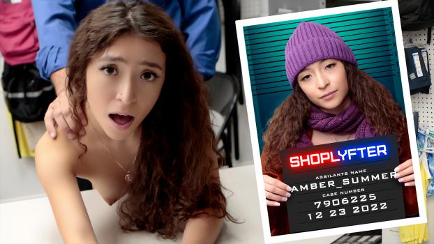 [Shoplyfter] Amber Summer (The Happy Holidays Thief / 12.23.2022)