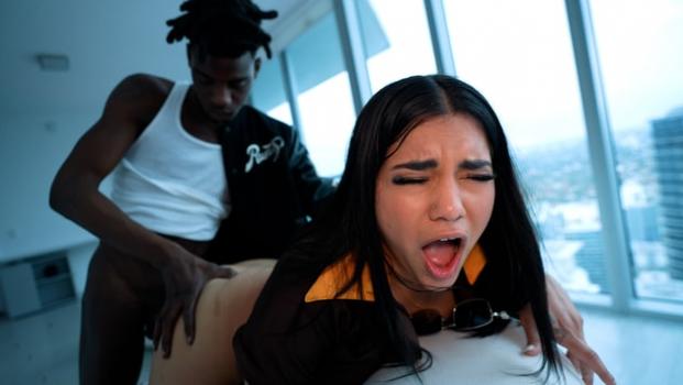 [DickDrainers] Julz Gotti (Monster 12 Inch BBC Delivery To Her Throat & Pussy / 06.16.2023)